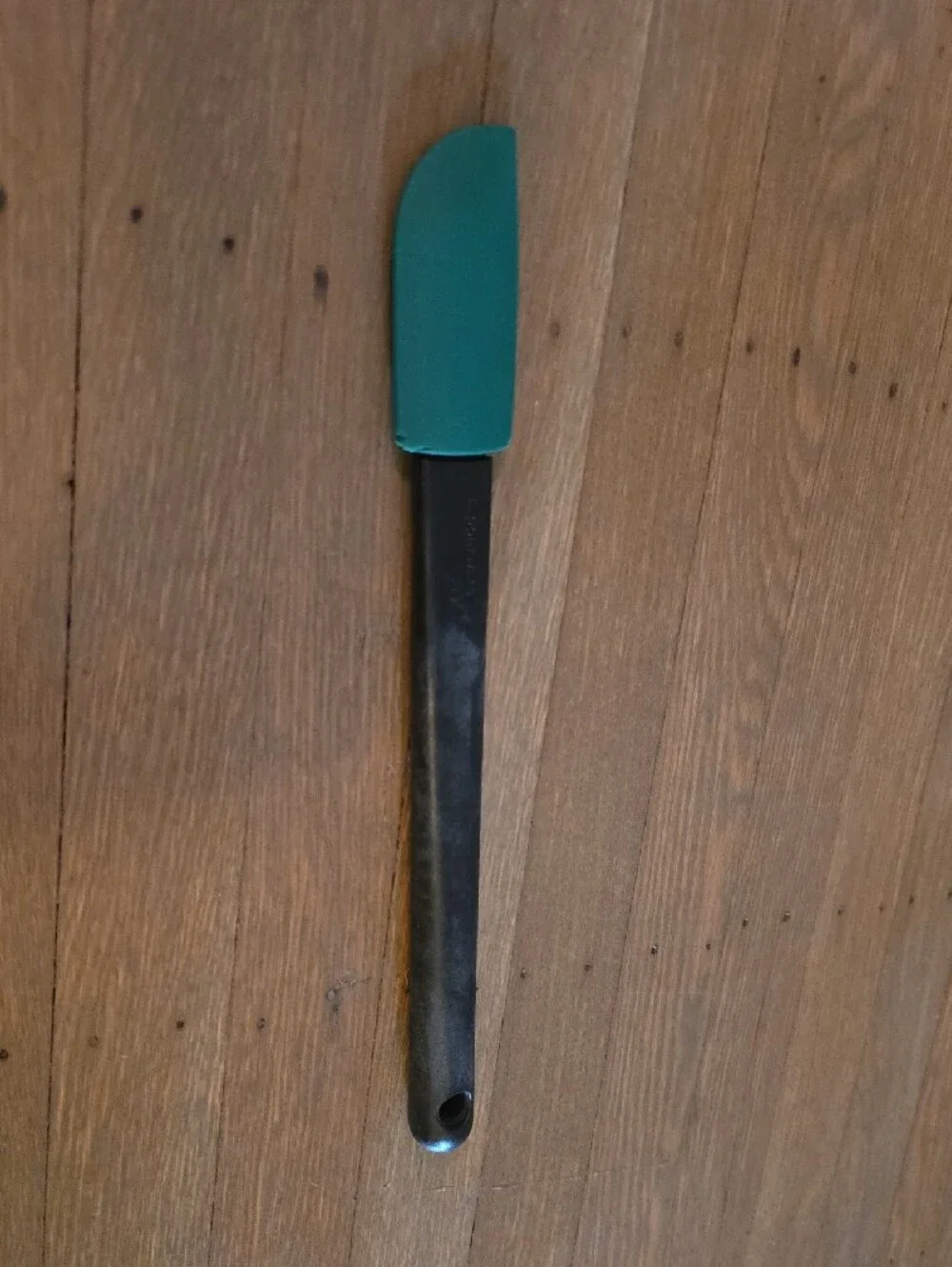 Tupperware: Black Serrated Server & Spatula -Set Of 2